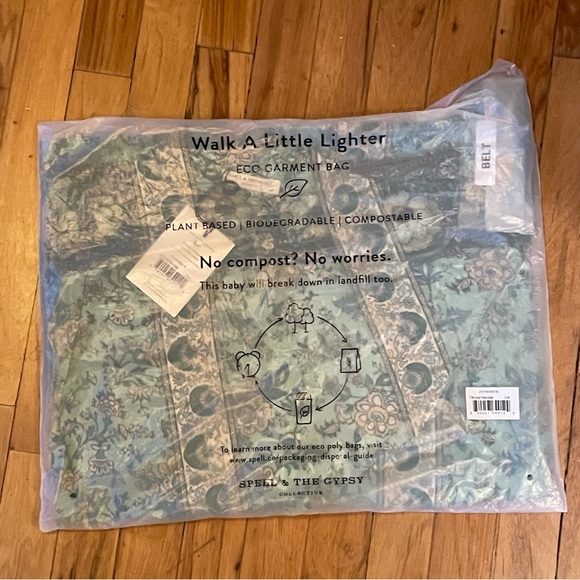 🌿 Folksong Robe- IN PKG 🌿 - Picture 2 of 14